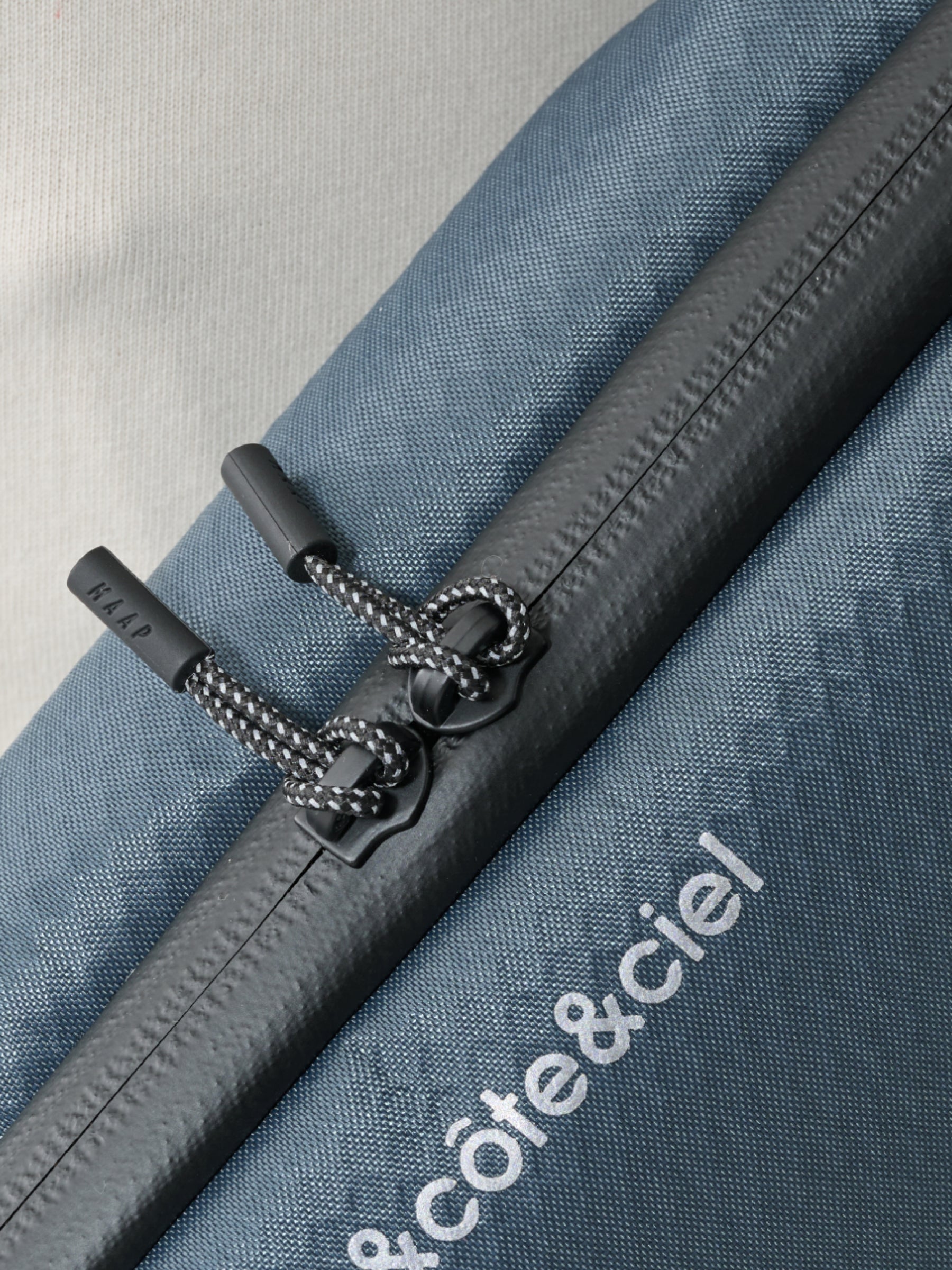 maap&côte&ciel Sling Bag